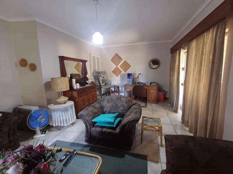 5 Bedroom Property for Sale in Parys Free State